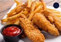 3 pcs Chicken tenders with chips&sauce